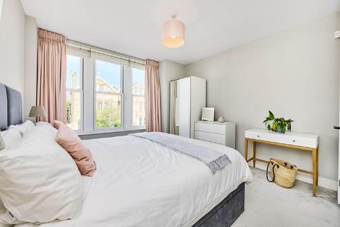 2 bedroom flat for sale, Fassett Road, Kingston upon Thames