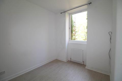 1 bedroom flat to rent, Neilston Road, Paisley, PA2 6LN