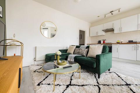 2 bedroom flat for sale, Craster Road, London