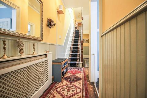 4 bedroom semi-detached house for sale, Severn Road-*Absolutely Stunning*4 Bedrooms*Outside Kitchen/Dining Area*Private Garden*