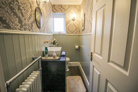 4 bedroom semi-detached house for sale, Severn Road-*Absolutely Stunning*4 Bedrooms*Outside Kitchen/Dining Area*Private Garden*