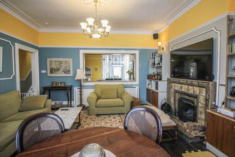 4 bedroom semi-detached house for sale, Severn Road-*Absolutely Stunning*4 Bedrooms*Outside Kitchen/Dining Area*Private Garden*
