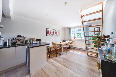 2 bedroom flat for sale, Hillfield Court, High Street, Esher, KT10