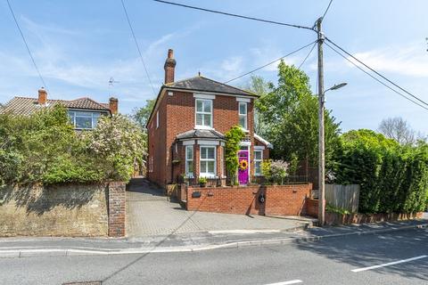 4 bedroom detached house for sale, Woolston Road, Netley Abbey, Southampton, Hampshire. SO31 5FQ