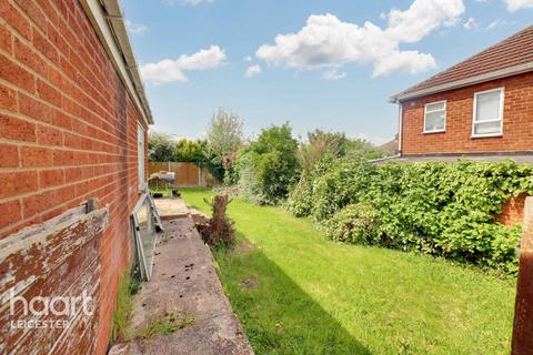 4 bedroom detached house for sale, Parkdale Road, Leicester
