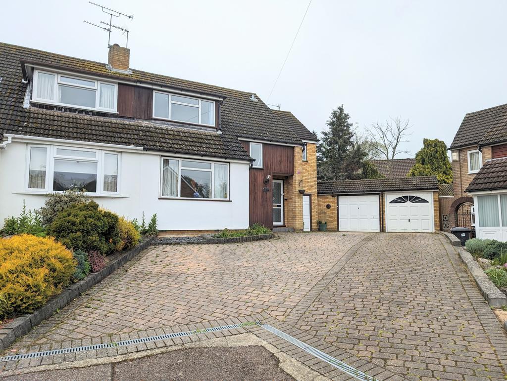 Spacious 4 bed Semi Detached House