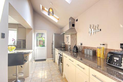 10 Weavers Road, Quedgeley, Gloucester, GL2 4WX
