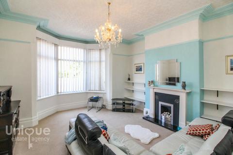1 bedroom flat for sale, 26, St. Thomas Road, Lytham St. Annes, Lancashire, FY8 1JL