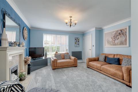 4 bedroom detached house for sale, Kestrel Crescent, Droitwich, WR9 7HH