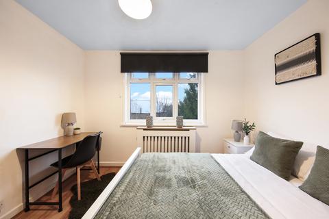 1 bedroom in a house share to rent, Seaford Road, London W13