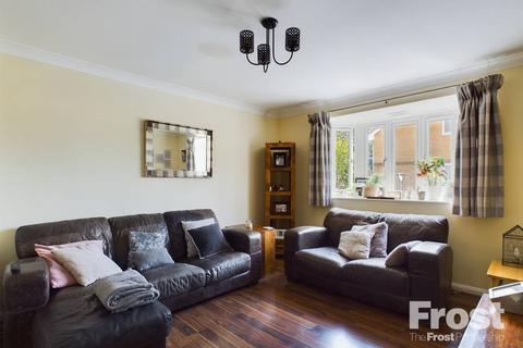 12 Harcourt, Wraysbury, Staines, TW19 5DY