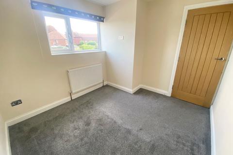 2 bedroom flat to rent, Harrogate Road, Leeds, LS17