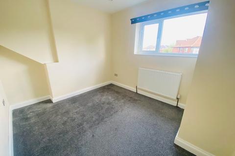 2 bedroom flat to rent, Harrogate Road, Alwoodley, Leeds, LS17