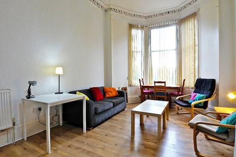 3 bedroom flat to rent, Sauchiehall Street, Glasgow, G3