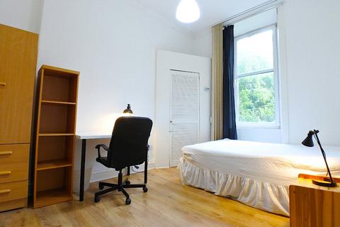 3 bedroom flat to rent, Sauchiehall Street, Glasgow, G3