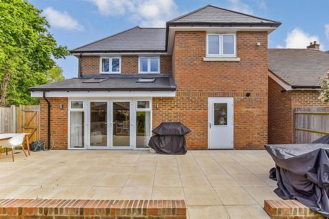 3 bedroom detached house for sale, The Glebe, Yalding, Maidstone, Kent