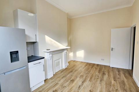 2 bedroom flat to rent, Kilburn Park Road, London NW6
