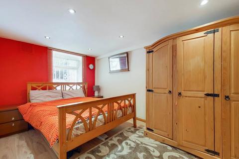 2 bedroom flat for sale, Clapham Road, Oval, London, SW9