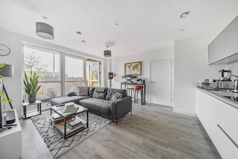 1 bedroom flat for sale, Malt Court, Walthamstow, LONDON, E17