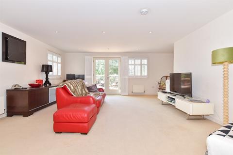 3 bedroom ground floor flat for sale, Edgar Close, Kings Hill, West Malling, Kent