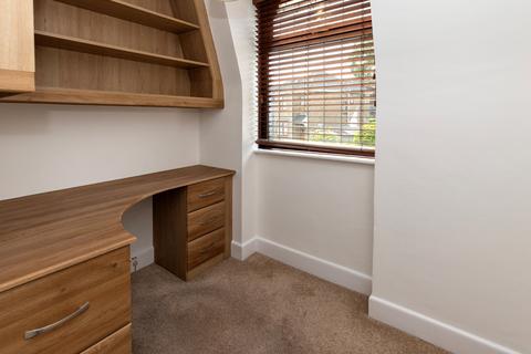 9 Beverley Gardens, Bournemouth, BH10 5EF