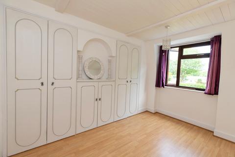 9 Beverley Gardens, Bournemouth, BH10 5EF