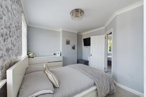 3 bedroom terraced house for sale, Collindale Avenue, Erith, Kent, DA8
