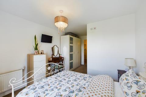 22 Silver Train Gardens, Dartford, DA1 5QD
