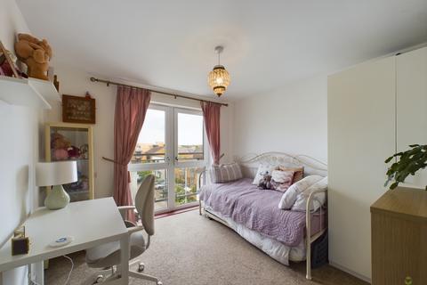 22 Silver Train Gardens, Dartford, DA1 5QD