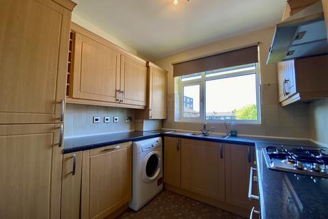 2 bedroom flat to rent, Oxford Road, Southport PR8