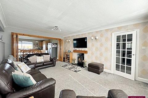 4 bedroom link detached house for sale, 5 The Circle, Prestatyn, Denbighshire LL19 9EU