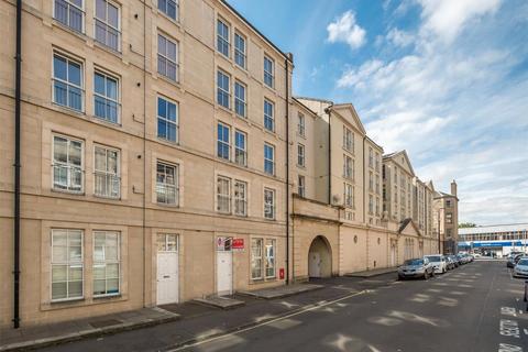 2 bedroom flat to rent, Valleyfield Street, Edinburgh, EH3
