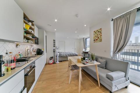 Studio to rent, Peppercorn Court, Blair Street, London, E14