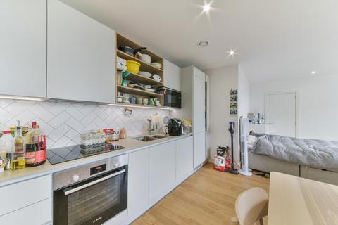 Studio to rent, Peppercorn Court, Blair Street, London, E14