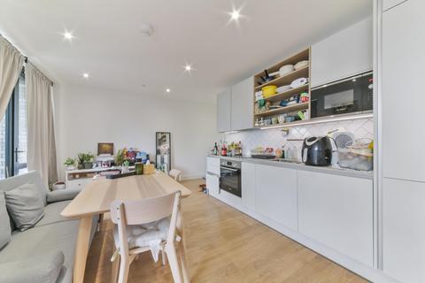 Studio to rent, Peppercorn Court, Blair Street, London, E14