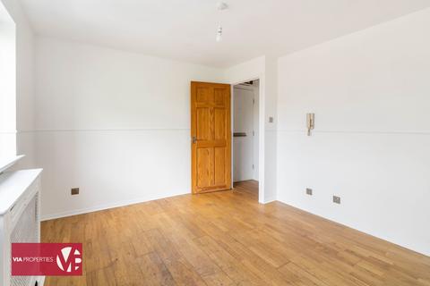 1 bedroom flat for sale, Parrotts Field, Hoddesdon EN11