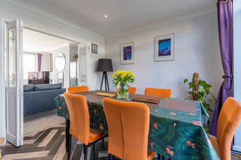 2 Bryanstone Close, Cheltenham, GL51 8HN