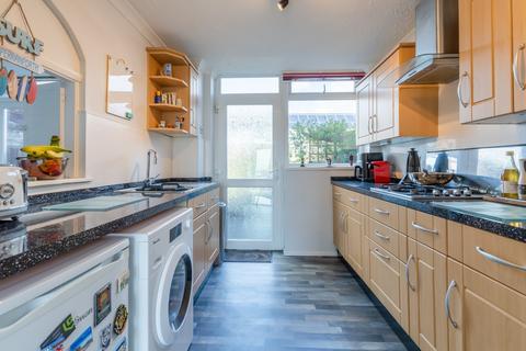 2 Bryanstone Close, Cheltenham, GL51 8HN