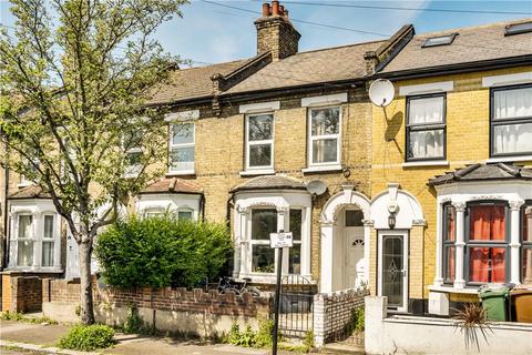 31 Leslie Road, London, E11 4HF