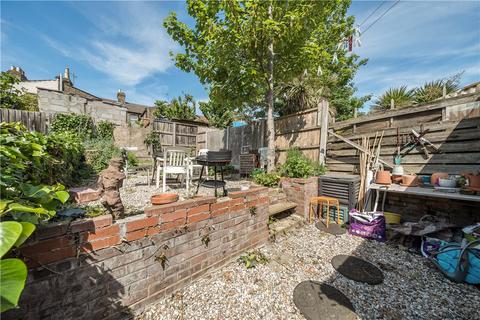 31 Leslie Road, London, E11 4HF