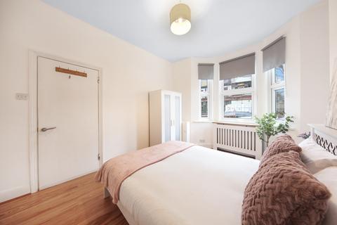 1 bedroom in a house share to rent, Seaford Road, London W13
