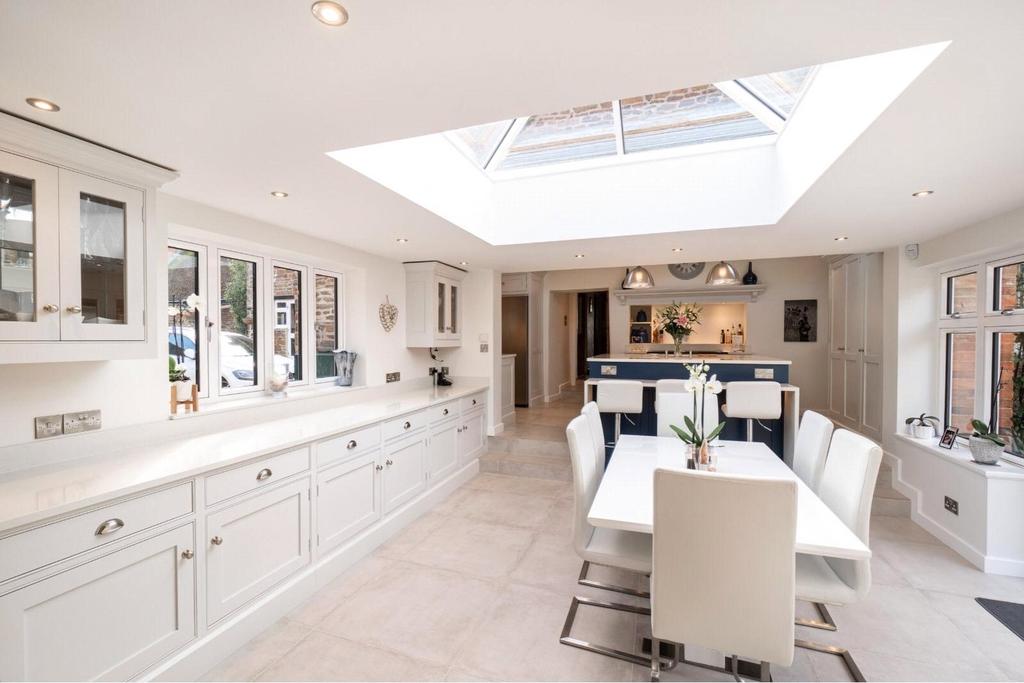 Kitchen/Breakfast