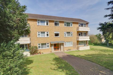 2 bedroom flat for sale, RUNNYMEDE! WEST END! NO CHAIN! TWO BEDROOM TOP FLOOR FLAT!