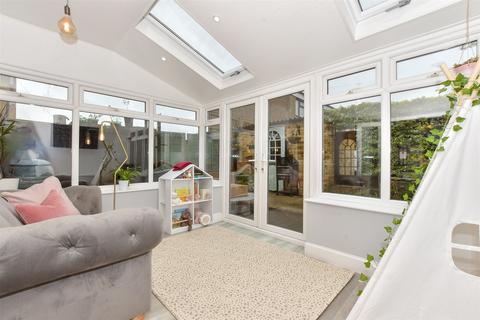 9 Dowding Walk, Northfleet, Gravesend, DA11 8PX
