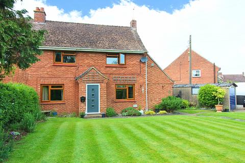 3 bedroom semi-detached house for sale, The Close, Wyre Piddle WR10