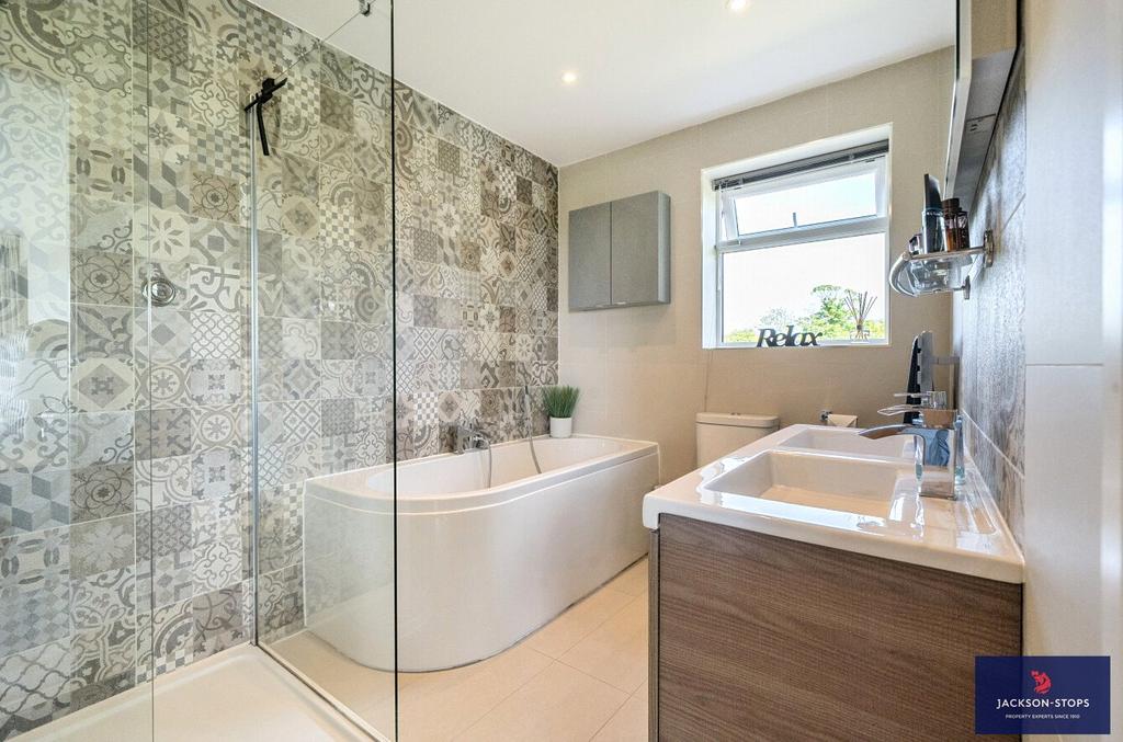 Main Bedroom Ensuite