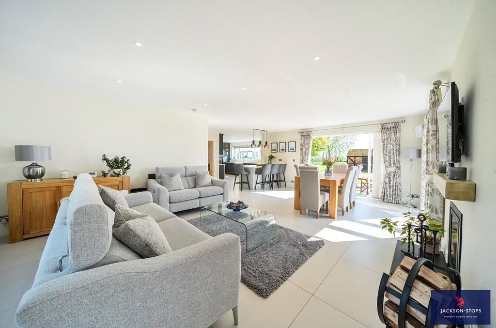 Dining/Family Room