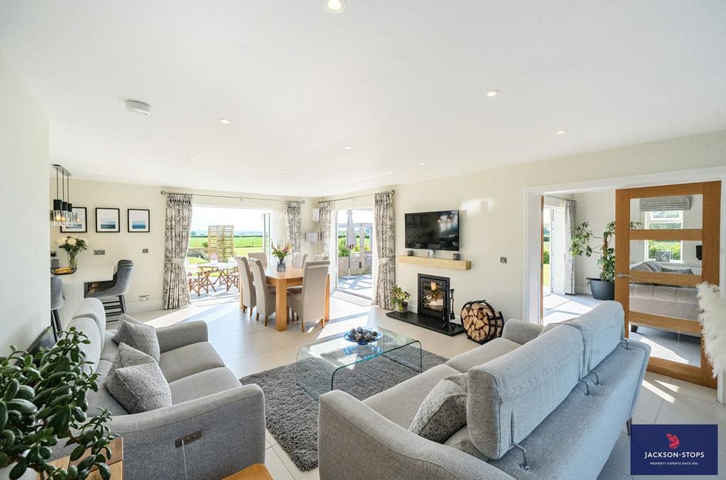 Dining/Family Room