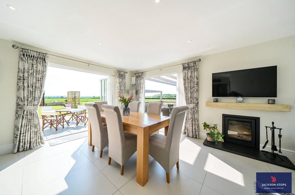 Dining/Family Room