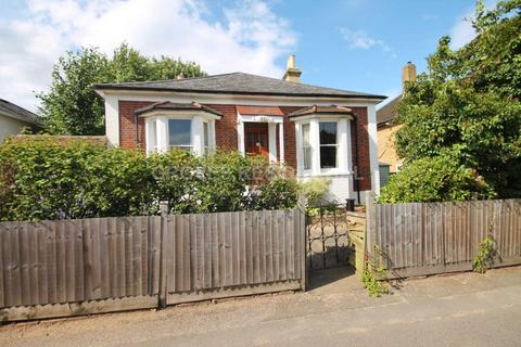 2 bedroom detached house to rent, Acacia Grove, New Malden